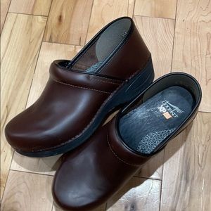 Dansko Brown Leather Clogs Shoes EU 40 9-91/2